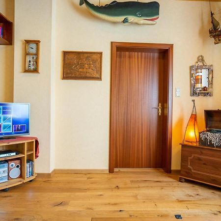 Апартаменты Godewind Haus Wattwurm Бюзум Экстерьер фото