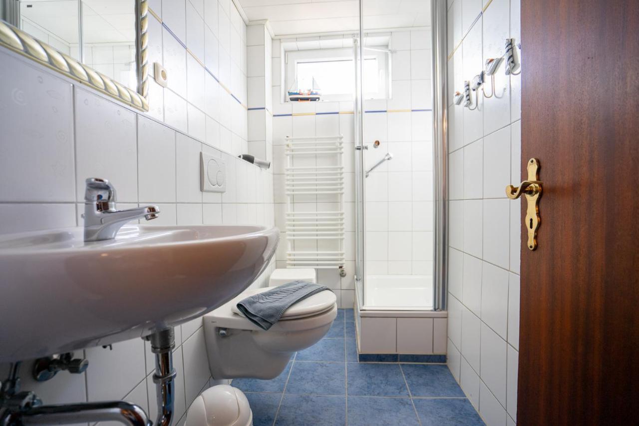 Апартаменты Godewind Haus Wattwurm Бюзум Экстерьер фото